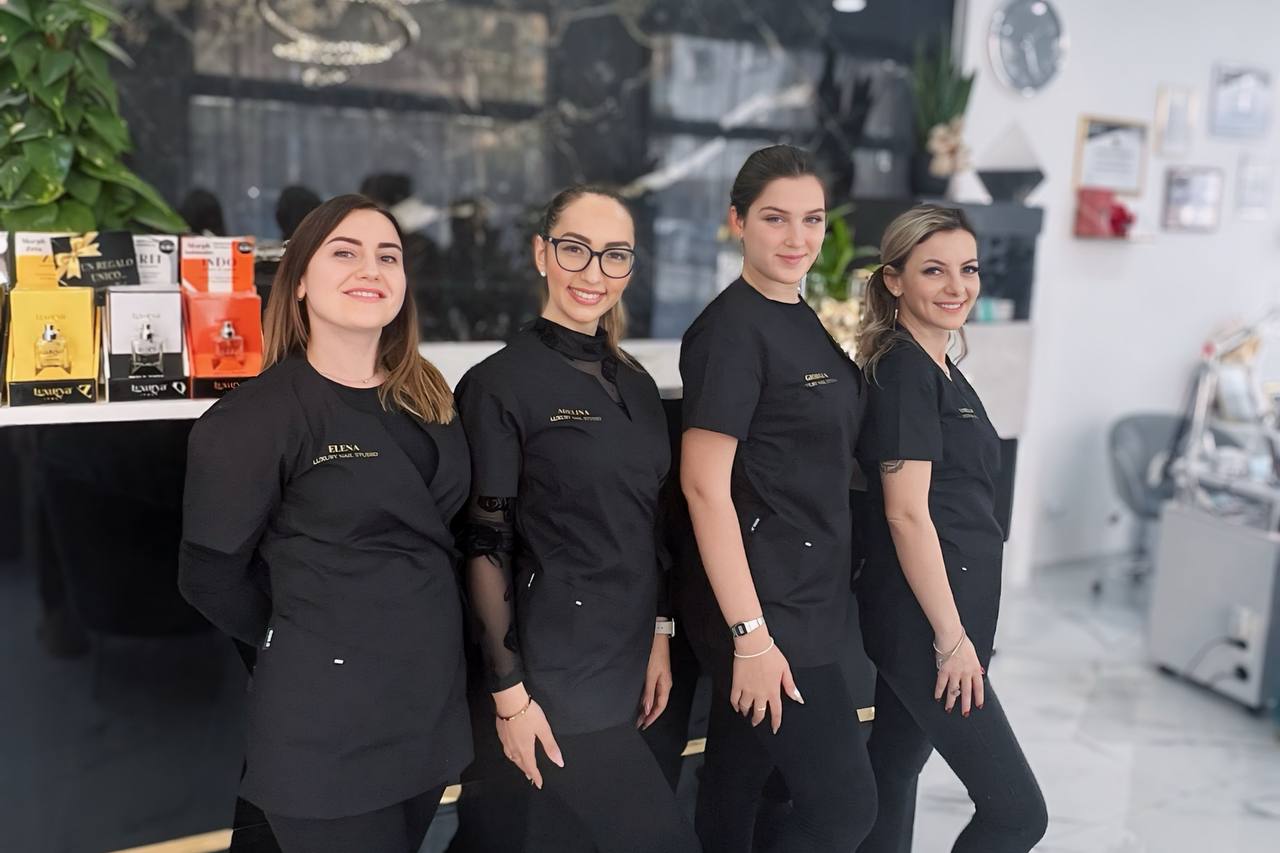 Il team di Luxury Nail Studio
